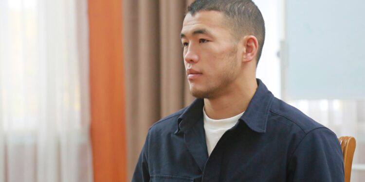 Акжол Махмудов 500 миң сом менен сыйланды