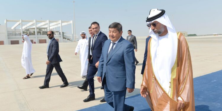 Акылбек Жапаров иш сапары менен Абу-Дабиге барды