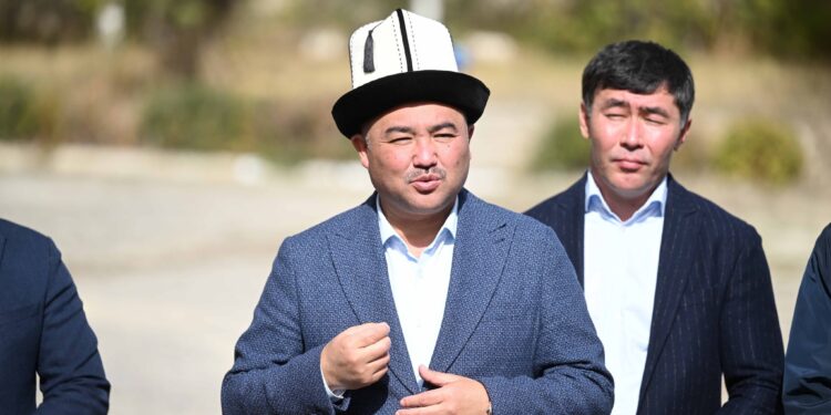 Нурланбек Шакиев Ак-Талаадагы социалдык мекемелердин абалынан кабар алды