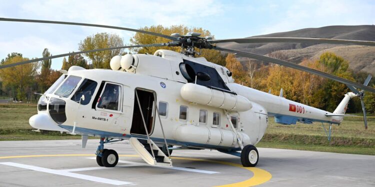 «Беларусь президентине ыраазычылык». Садыр Жапаров бүгүн Таласка тик учак менен барды (сүрөт)