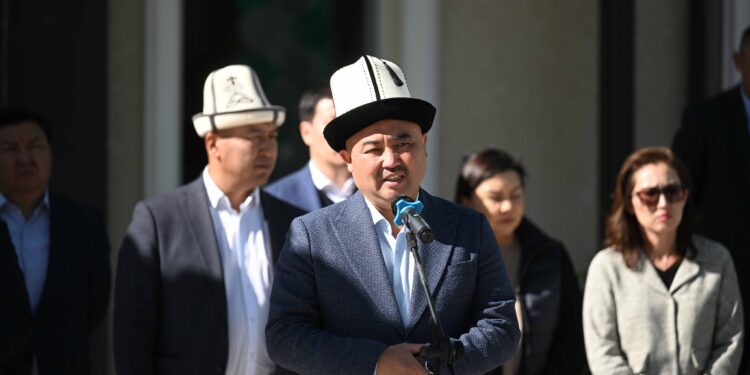 Нурланбек Шакиев: «Депутаттар да уюшкан кылмыштуулукка каршы жазаларды күчөтүү боюнча тийиштүү ишти алып барат»