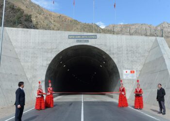 Бишкек-Ош унаа жолундагы кар көчкүгө каршы галерея ачылды