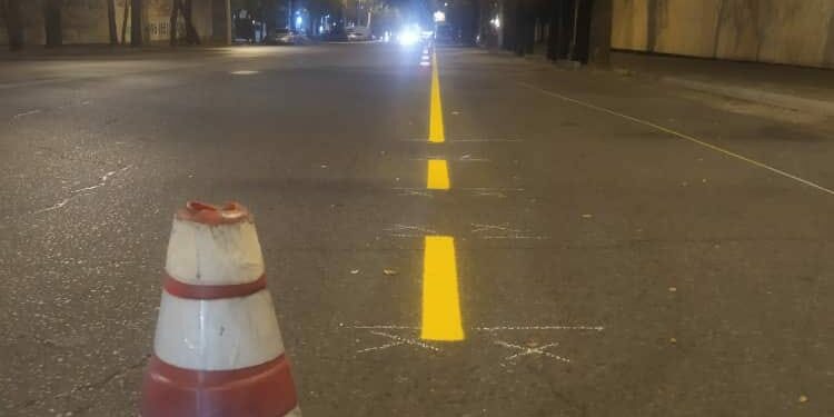 Бишкектин Совет көчөсүндө өзүнчө тилке бөлүнүп жатат