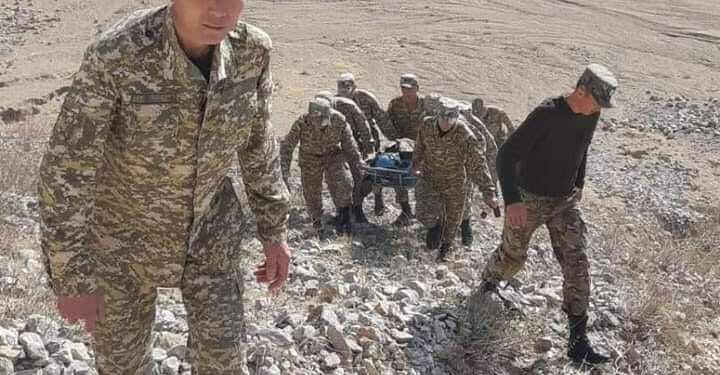 Баткендеги куткаруучу Тажикстандын кол салуусу тууралуу: «Эң оору каза болгондордун сөөгүн алып чыгуу болду»