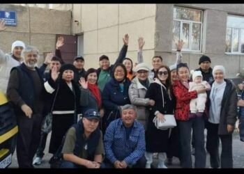 «Күн кармаган бала» спектакли: Чыгармачыл топ Караколдон Бакуга жөнөп кетти