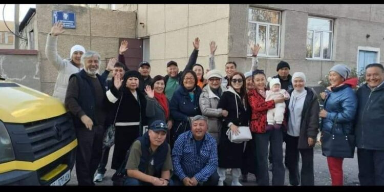 «Күн кармаган бала» спектакли: Чыгармачыл топ Караколдон Бакуга жөнөп кетти