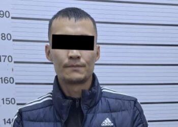 Бишкектеги маршруткадан 200 миң сом уурдалган. Чөнтөкчү кармалды