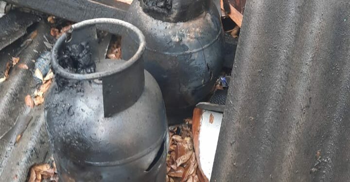 «Дордой» базарындагы май токоч сатуучу күркөдөн өрт чыкты