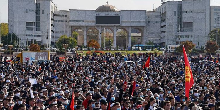 Бишкектин борборунда жыл аягына чейин митинг өткөрүүгө тыюу салынды