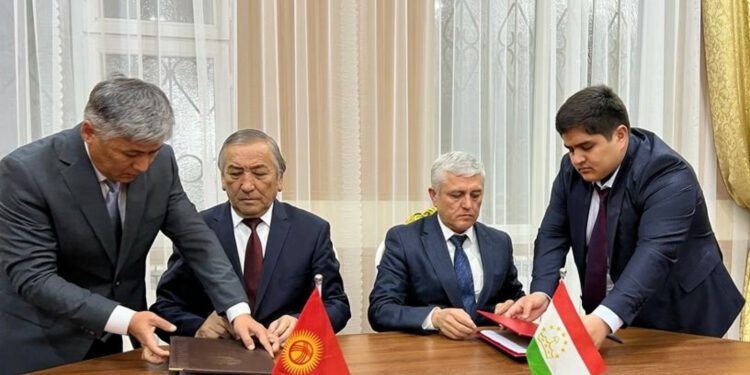 Кыргыз-тажик чек арасынын 13,98 чакырымы макулдашылды