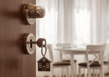 Депутат Бишкек менен Ошто мамлекеттик ипотекага үй берүүнү жандантууну суранды