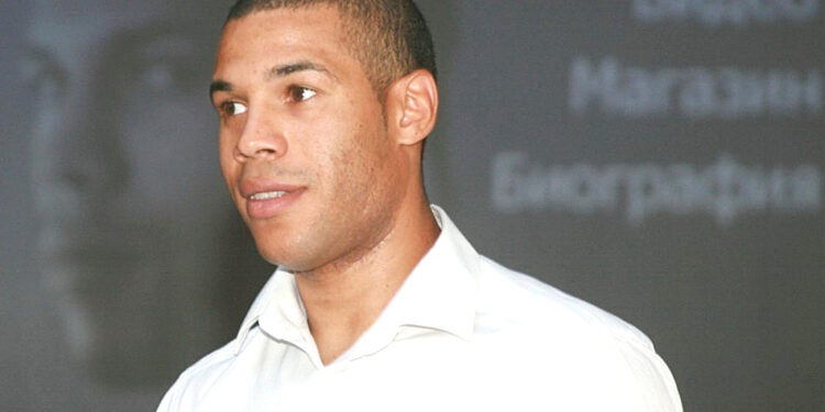 Кикбоксер Ален Офойонун эмнеге шектелип кармалганы маалым болду