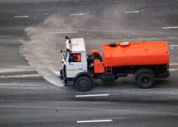 Саммитке байланыштуу Бишкекте жолдор күн сайын жуулду