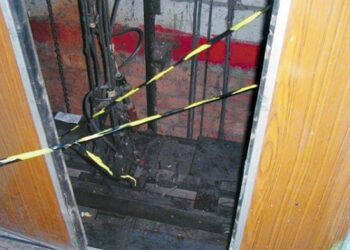 «Артында 3 бала калды». Ошто лифт катуу түшүп кетип, ичиндеги жаран каза болду