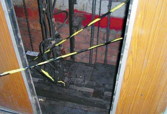 «Артында 3 бала калды». Ошто лифт катуу түшүп кетип, ичиндеги жаран каза болду