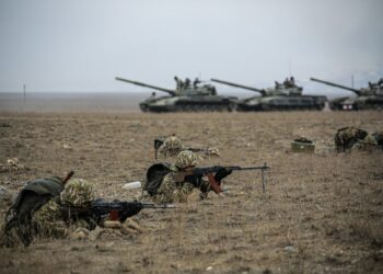 Депутат: «Бир класста 30 бала болсо, эки-үчөө эле армияга барып жатат»