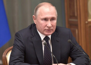 Кремль Путиндин жүрөк оорусу тууралуу айтылып жаткан суроолорго жооп берди