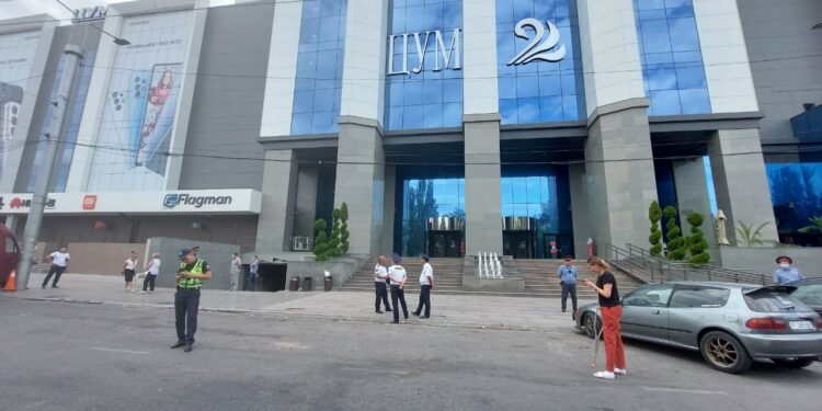 Бишкекте жаңы ЦУМдун кире бериши бузулат