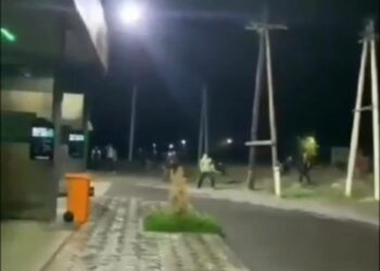 Кара-Балтадагы массалык мушташтан өспүрүм ок жеди (видео)