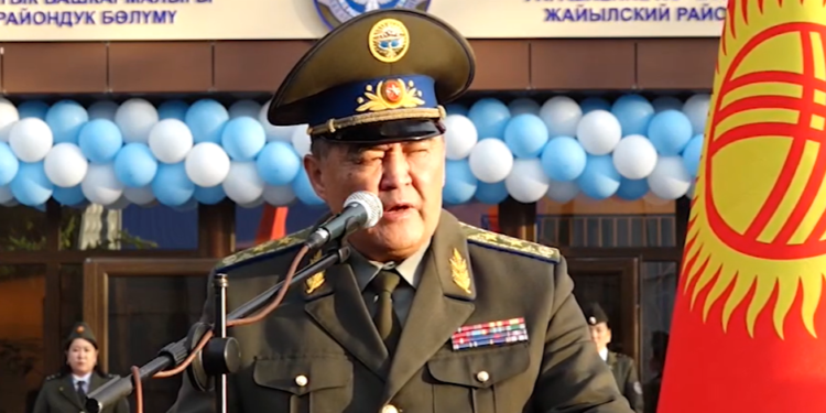 Камчыбек Ташиев: «Мамлекеттик кызматта иштеп, байып кетем» деген үмүт болбошу керек»