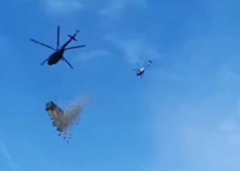 Чехияда асмандан «акча жаады». Тик учактан миллион доллар ыргытылды