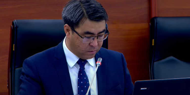 Жанар Акаев: «Улан Эгизбаев көр сатуу боюнча көтөрүп чыккандан кийин 3 кылмыш иши козголгон. Алар эмне болду?»