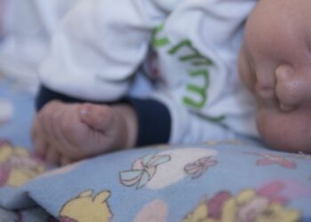 «Баламды эч кимге бербейм». Ымыркайын таштандыга таштаган келин уулунан баш тартпарын айтты