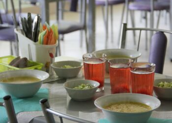 Бала бакчалардагы тамак-аш эми ата-энелердин акчасынан берилет