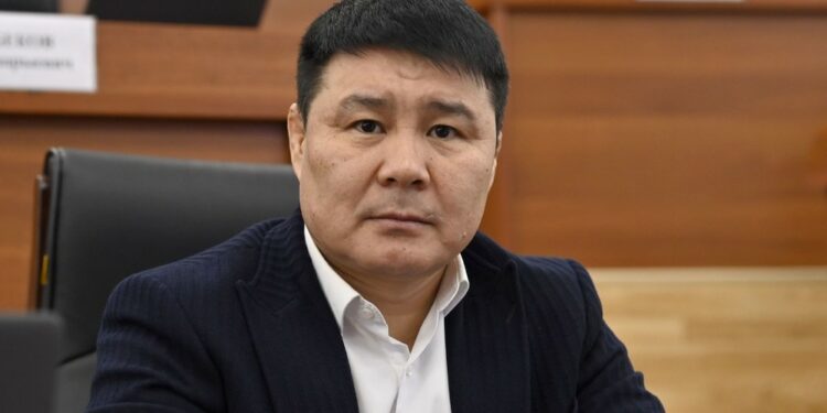 Депутат Икрамов: «Позициям айрымдардын уйкусун бузуп жатат»