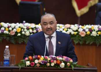 Шакиев: “Кыргызстандагы жаңылануулардын бардыгы Жогорку Кеңештин колдоосу менен ишке ашып келет”