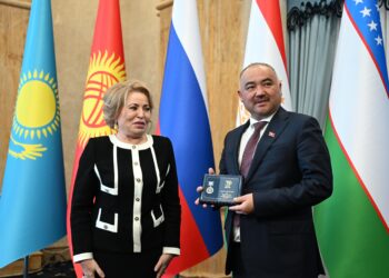 Төрага Нурланбек Шакиевге КМШ ПААнын 30 жылдык маарекелик медалы ыйгарылды