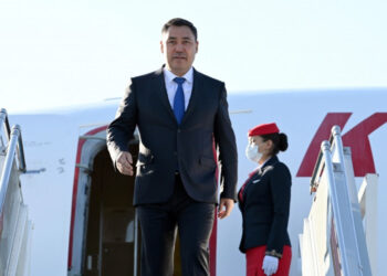 Садыр Жапаров «Бир Планета Саммитине» катышуу үчүн Парижге жөнөп кетти