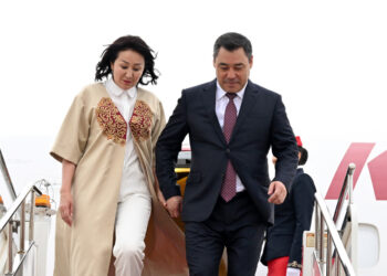 Садыр Жапаров Өзбекстанда саммитке, ал эми жубайы форумга катышат