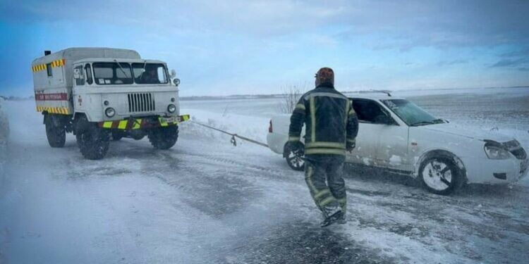 Украинадагы бороон-чапкындан 10 киши каза болду