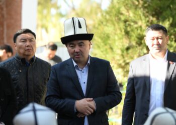 Бакчадагы баланын тамак маселеси. Нурланбек Шакиев: «Бул маселе парламент тарабынан каралат»