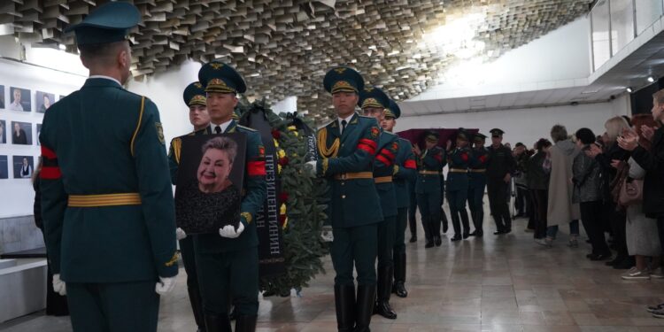 Кыргыз Эл артисти Зинаида Петренко акыркы сапарга узатылды