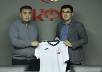 Камчыбек Ташиев Кыргызстандын футбол дүйнөсүнүн өкүлдөрү менен жолугушту