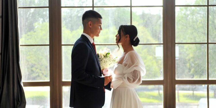 Футболчу Эрбол Атабаев үйлөндү (сүрөт)