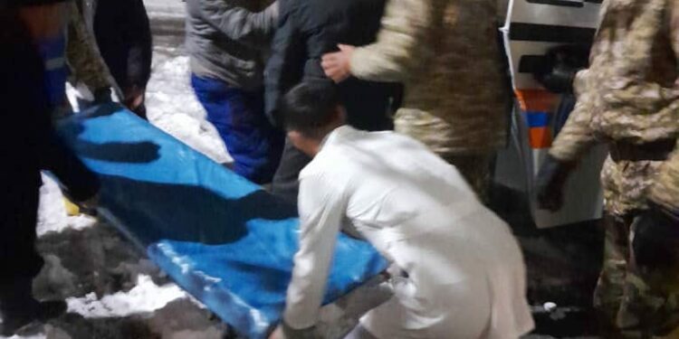 Кадамжайда жайлоого чыккан 3 адам куткаруучу чакырууга аргасыз болушкан