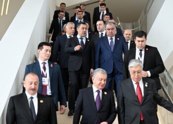 Садыр Жапаровдун Азербайжанга болгон иш сапары аяктап, Бишкекке кайтты