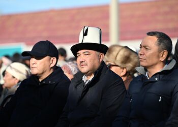 Таласта Бабанов салган имараттын ачылышына Ташиев менен Шакиев барды (сүрөт)