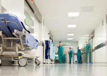 Колу сынган бейтаптын ооруканада көз жумушу. Министр бөлүм башчы менен дарыгерди жумуштан четтетти