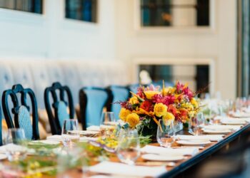 «Кыз узатууну ресторанда өткөрүүнүн кажети жок». Салымбеков тойдун жаңы эрежесин бөлүштү