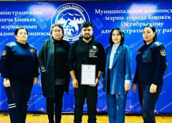 Таштандыдан ымыркайды таап алган SuperTV’нын каарманы сыйланды