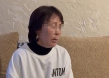“Кудай алдында акмын”. Өзгөндө теңтушун бычып салууга шектүүнүн аялы экенин айткан аял үн катты