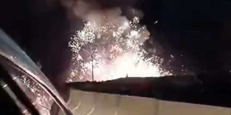 Ысык-Көлдө фейерверк менен кошо өрттөнгөн унаанын тормозу кармабай калганы айтылды