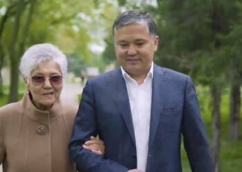 Ташиев Камчы Көлбаевдин апасы 5-6 унаанын документин бербей жатканын айтты