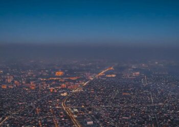 Бишкекти каптаган кара түтүн кайтып келдиби? Сүрөт