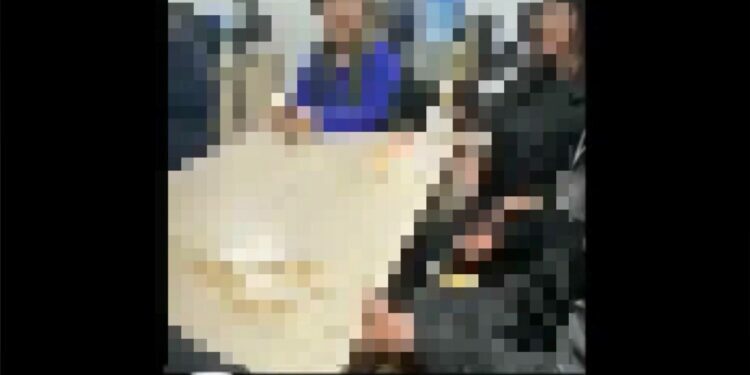 Аял үйүнө 2 күн барбаган күйөөсүнө «концерт» койгон окуя. Кызматкерлер иштен кол жууду