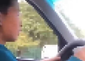 Унаа башкарып, оозго алгыс сөздөр менен сөгүнгөн окуучулардын видеосу тарады